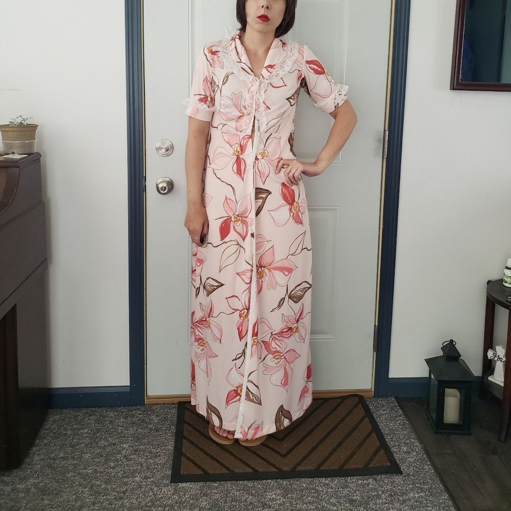 70s Hand Made Pink Floral Robe